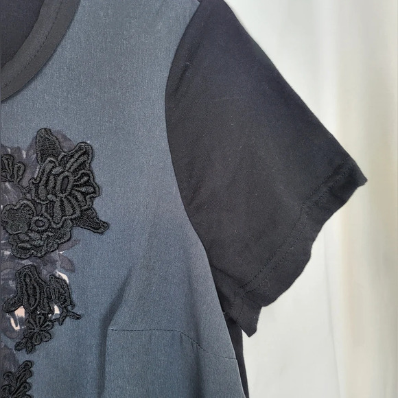 Simply Vera Vera Wang‎ Short Sleeve Woven Knit Black Motif Applique Top Size M - Picture 4 of 6